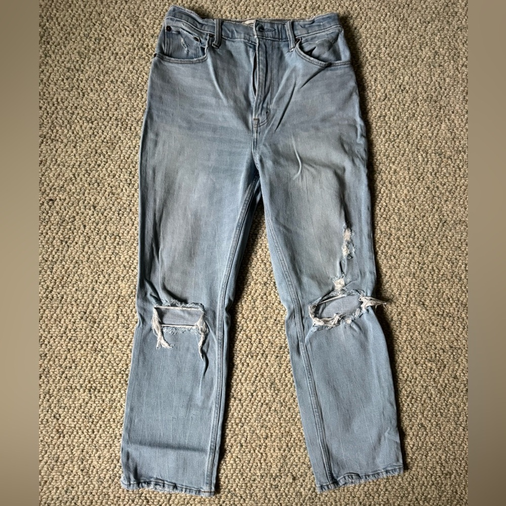 Abercrombie & Fitch Ultra High Rise Ankle Straight Jean Size 6 - Picture 1 of 3
